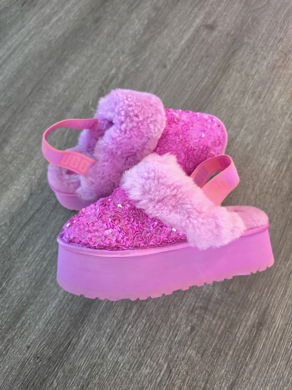 UGG Funkette Platform Sequins Fluffy Pink Lippers - Picture 2 of 7